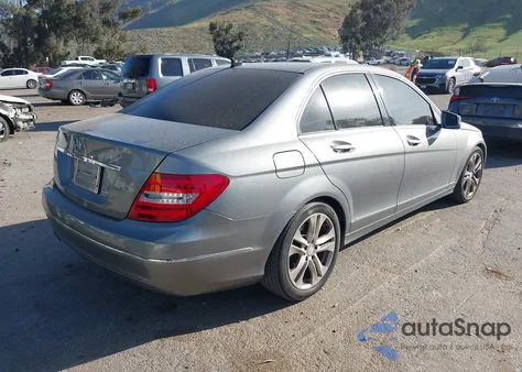 2013 Mercedes-Benz C 250 Luxury из США, поврежденный, VIN WDDGF4HB0DR281864